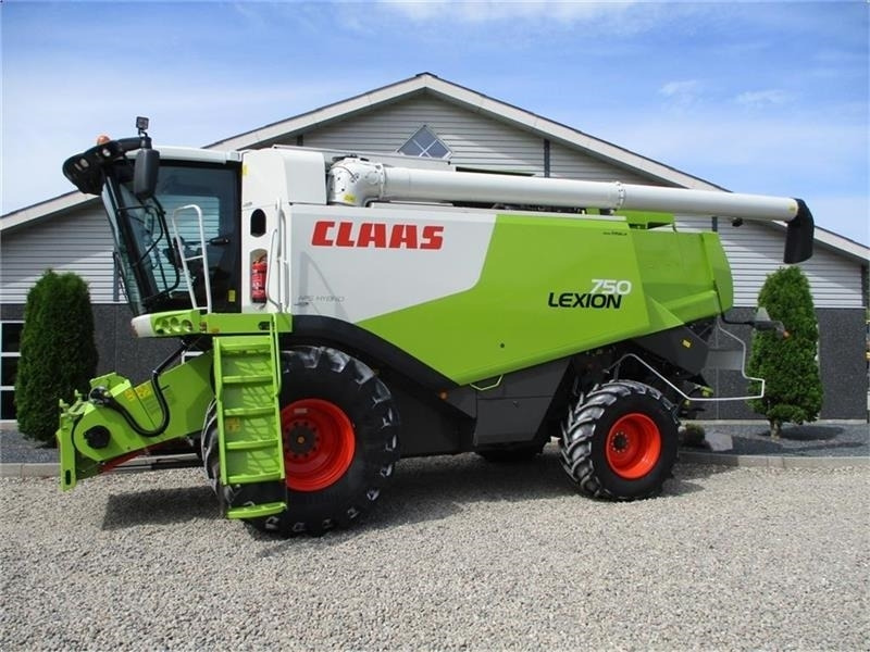 Claas LEXION 750 Gårdmaskine med kun 1480timer og V900 s - 联合收割机:图1 Claas LEXION 750 Gårdmaskine med kun 1480timer og V900 s - 联合收割机:图1