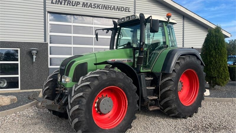 Fendt 926 Favorit Vario Med frontlift - 拖拉机:图2 Fendt 926 Favorit Vario Med frontlift - 拖拉机:图2
