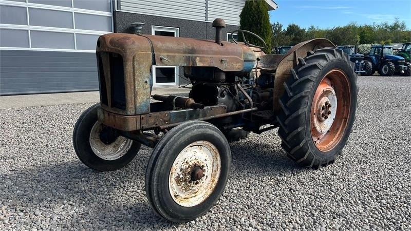 Fordson Major Motoren mangler, men mange god dele.  - 拖拉机:图3 Fordson Major Motoren mangler, men mange god dele.  - 拖拉机:图3