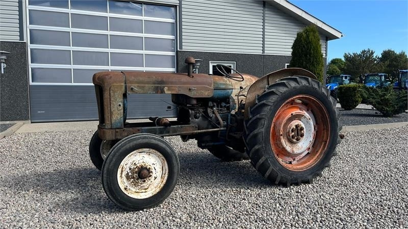 Fordson Major Motoren mangler, men mange god dele.  - 拖拉机:图2 Fordson Major Motoren mangler, men mange god dele.  - 拖拉机:图2