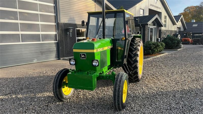 John Deere 2040 Med nye dæk hele vejen rundt - 拖拉机:图3 John Deere 2040 Med nye dæk hele vejen rundt - 拖拉机:图3