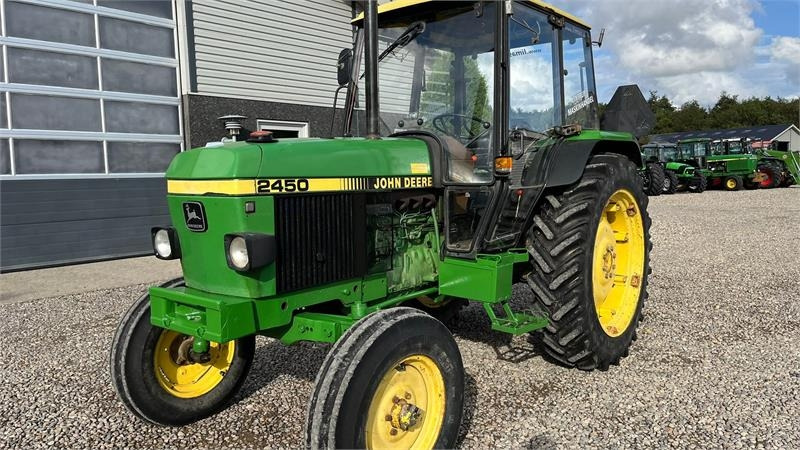John Deere 2450 Med servostyring - 拖拉机:图3 John Deere 2450 Med servostyring - 拖拉机:图3