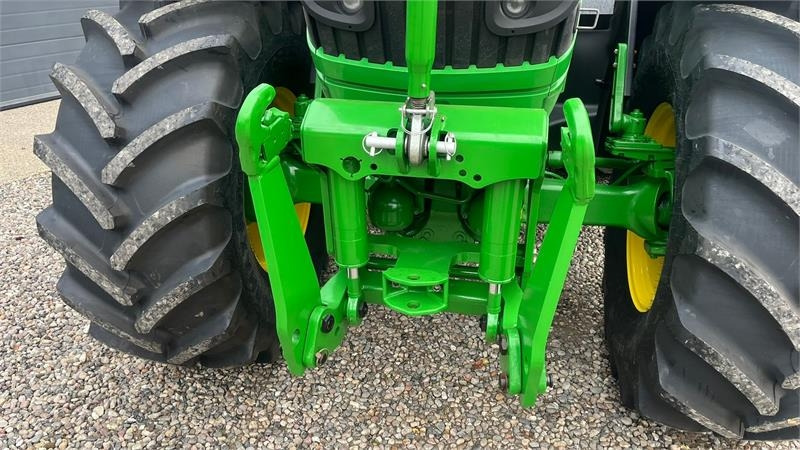 John Deere 6170R AutoPower med frontlift - 拖拉机:图5 John Deere 6170R AutoPower med frontlift - 拖拉机:图5