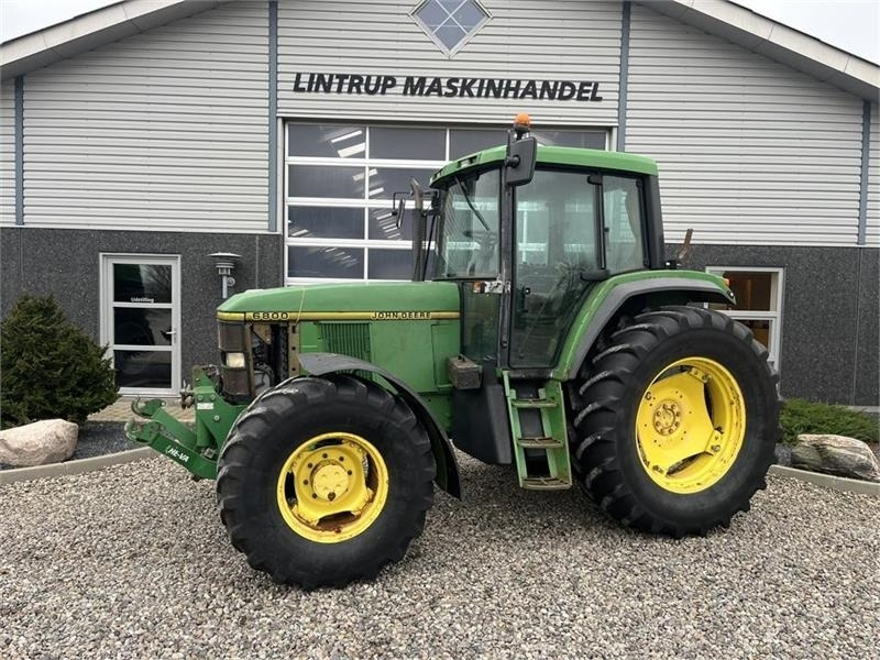 John Deere 6800 Med frontlift. - 拖拉机:图1 John Deere 6800 Med frontlift. - 拖拉机:图1