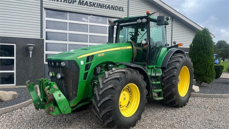 John Deere 8230 Med frontlift - 拖拉机:图2 John Deere 8230 Med frontlift - 拖拉机:图2