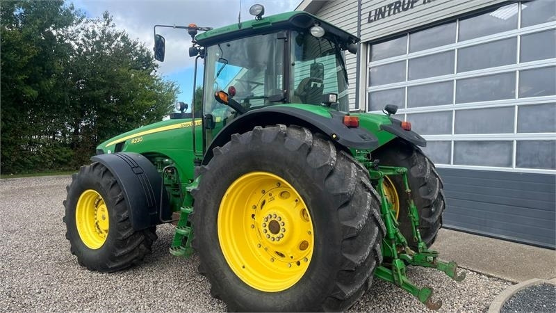 John Deere 8230 Med frontlift - 拖拉机:图3 John Deere 8230 Med frontlift - 拖拉机:图3