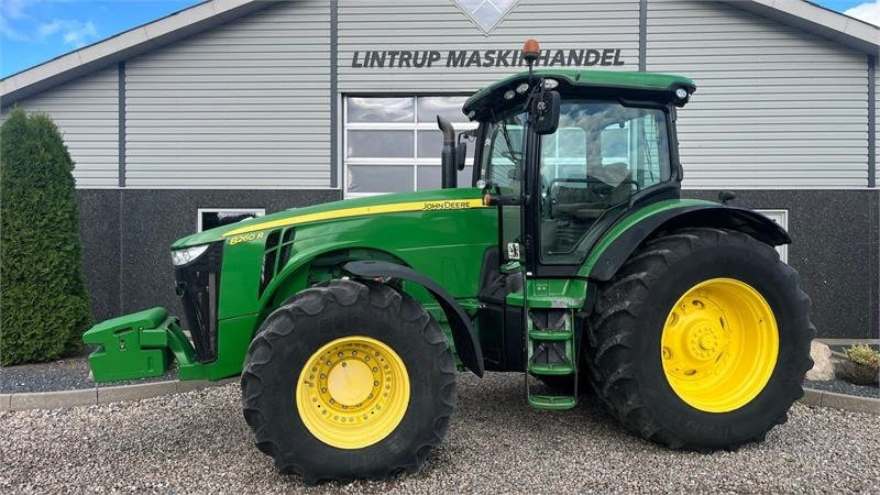 John Deere 8260R - 拖拉机:图1 John Deere 8260R - 拖拉机:图1
