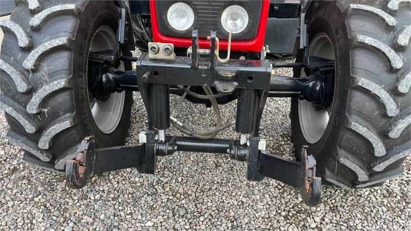 Massey Ferguson 5465 Med frontlift - 拖拉机:图4 Massey Ferguson 5465 Med frontlift - 拖拉机:图4
