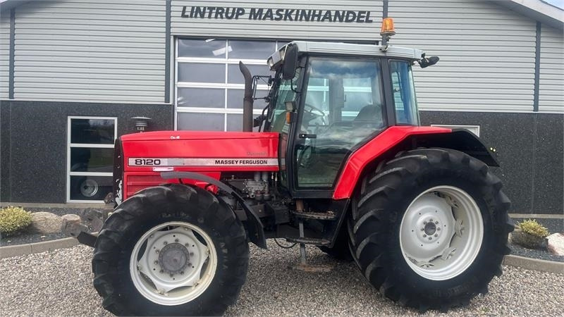 Massey Ferguson 8120 DYNA 4 Med frontlift  - 拖拉机:图1 Massey Ferguson 8120 DYNA 4 Med frontlift  - 拖拉机:图1