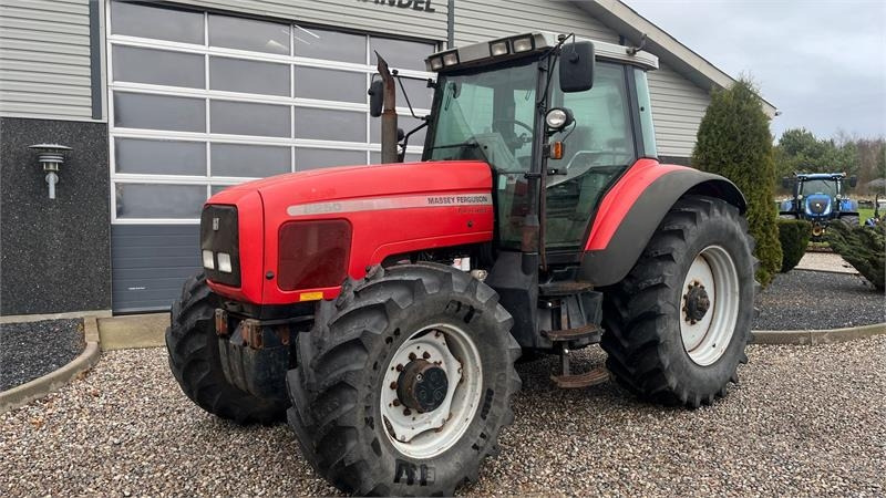 Massey Ferguson 8250 Powercontrol - 拖拉机:图2 Massey Ferguson 8250 Powercontrol - 拖拉机:图2