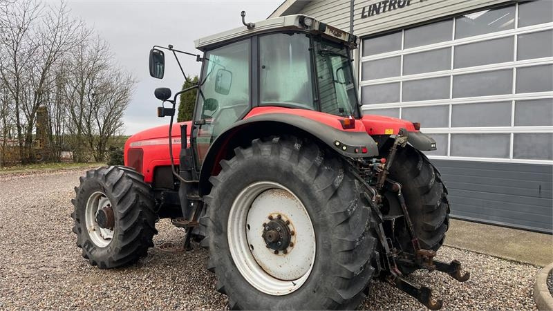 Massey Ferguson 8250 Powercontrol - 拖拉机:图3 Massey Ferguson 8250 Powercontrol - 拖拉机:图3