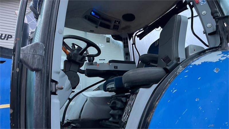 New Holland T7.230 Autocommand med frontlift og nye bagdæk er - 拖拉机:图3 New Holland T7.230 Autocommand med frontlift og nye bagdæk er - 拖拉机:图3