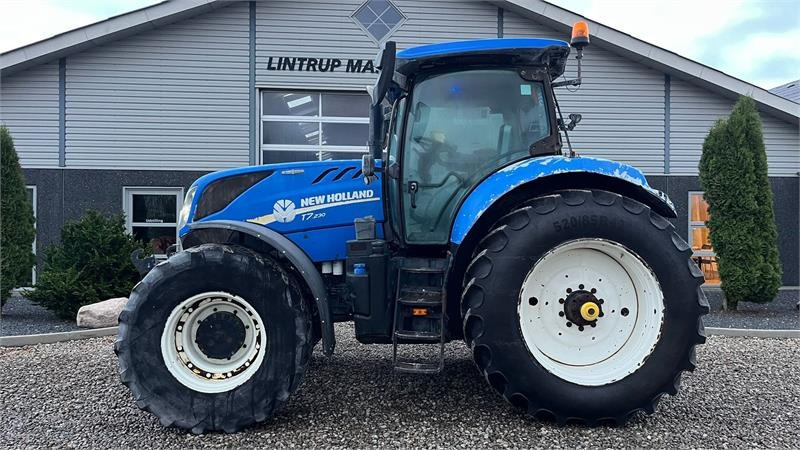 New Holland T7.230 Autocommand med frontlift og nye bagdæk er - 拖拉机:图1 New Holland T7.230 Autocommand med frontlift og nye bagdæk er - 拖拉机:图1