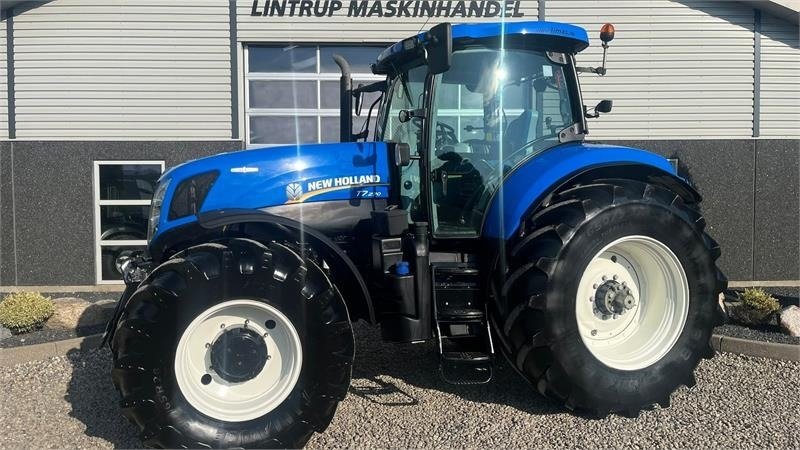New Holland T7.270 AutoCommand med frontlift - 拖拉机:图1 New Holland T7.270 AutoCommand med frontlift - 拖拉机:图1