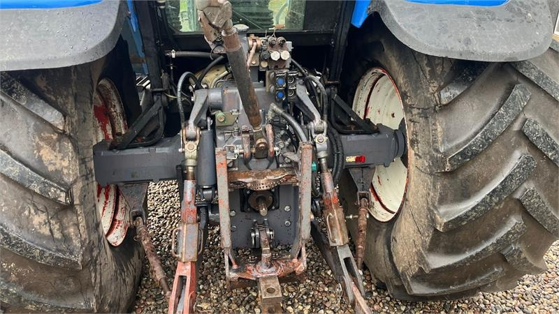 New Holland TM150 Med frontlift - 拖拉机:图4 New Holland TM150 Med frontlift - 拖拉机:图4