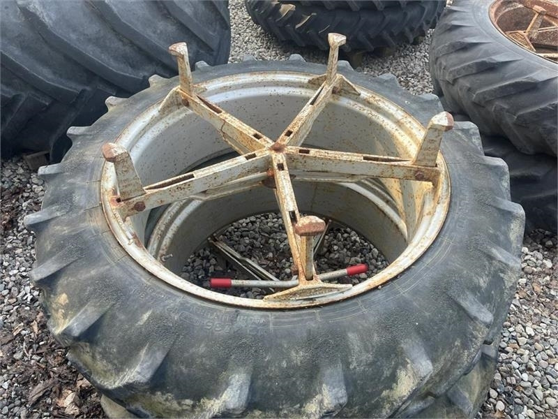 Pirelli 12,4R36 Molcon 5 arme bred - 轮胎 适用于 农业机械:图2 Pirelli 12,4R36 Molcon 5 arme bred - 轮胎 适用于 农业机械:图2