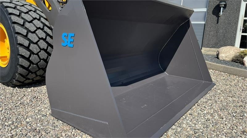 SE AB 2,9m3 skovl med Volvo beslag på. Den er 2.75 - 铲斗 适用于 建筑机械:图1 SE AB 2,9m3 skovl med Volvo beslag på. Den er 2.75 - 铲斗 适用于 建筑机械:图1