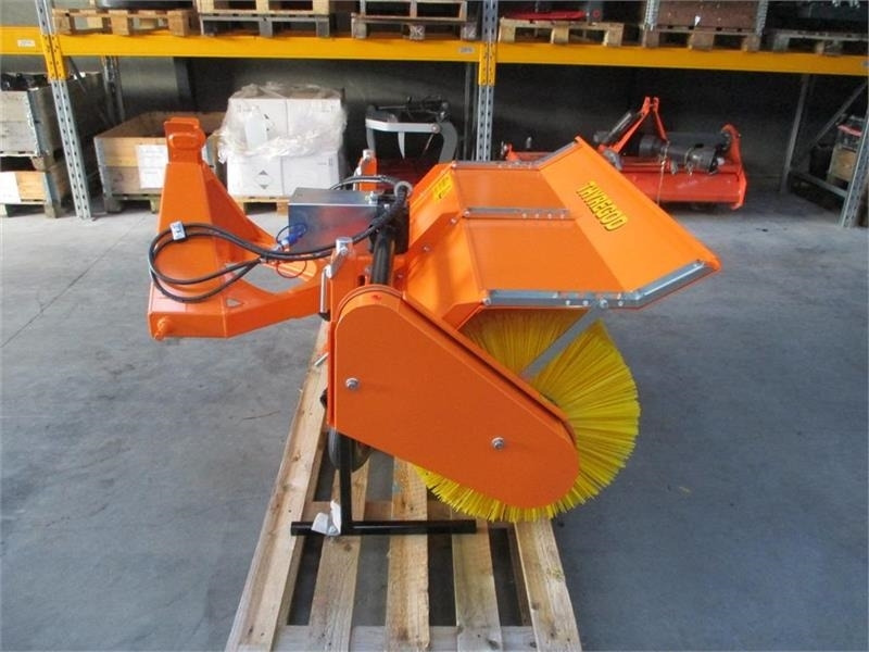 Thyregod TK 1600 Komplet med kraftoverføringsaksel og hydra - 扫地机:图2 Thyregod TK 1600 Komplet med kraftoverføringsaksel og hydra - 扫地机:图2