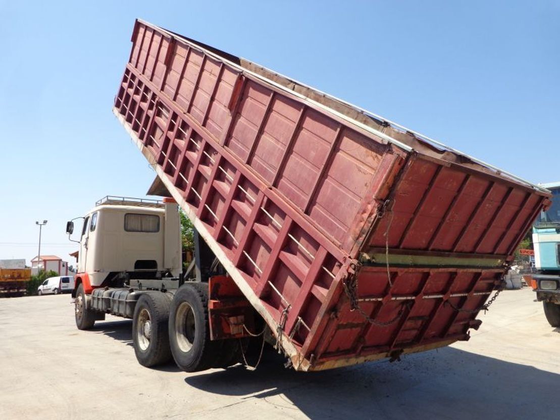 Volvo F 89 VOLVO F89 (6X2) KIPPER - 翻斗车:图4 Volvo F 89 VOLVO F89 (6X2) KIPPER - 翻斗车:图4