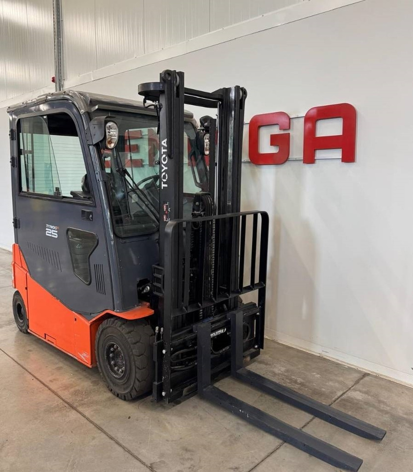 Toyota 10939 - 8FBMT25 - 电动叉车:图4 Toyota 10939 - 8FBMT25 - 电动叉车:图4