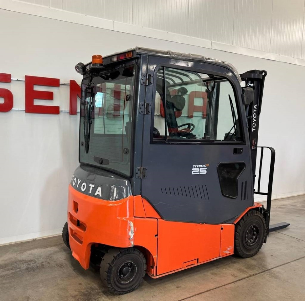Toyota 10939 - 8FBMT25 - 电动叉车:图3 Toyota 10939 - 8FBMT25 - 电动叉车:图3
