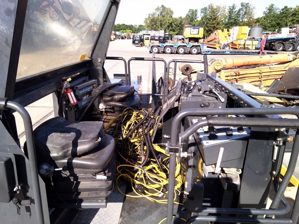 Bomag BM2000-75 - - 车身和外部 适用于 冷铣刨机:图2 Bomag BM2000-75 - - 车身和外部 适用于 冷铣刨机:图2