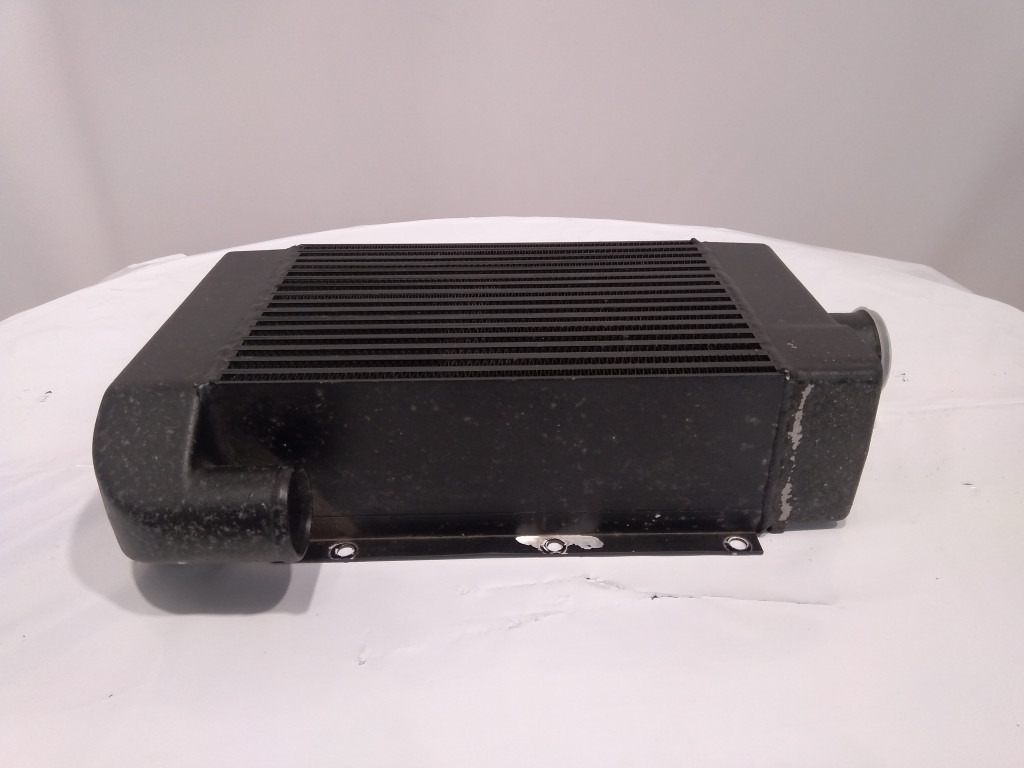 Case 6914940 - 中冷器 适用于 建筑机械:图3 Case 6914940 - 中冷器 适用于 建筑机械:图3