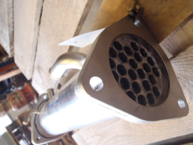 Case 8976067182 - EGR冷却器 适用于 建筑机械:图2 Case 8976067182 - EGR冷却器 适用于 建筑机械:图2