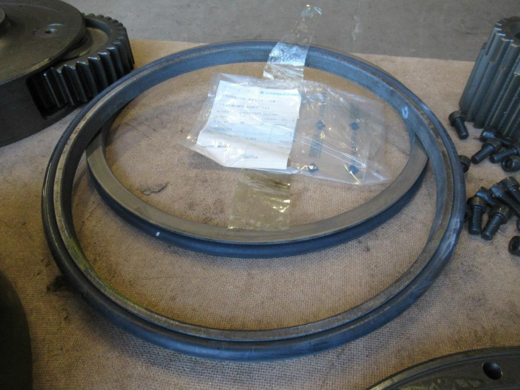 Case LN00133 - LN00092 - 主减速器 适用于 建筑机械:图5 Case LN00133 - LN00092 - 主减速器 适用于 建筑机械:图5