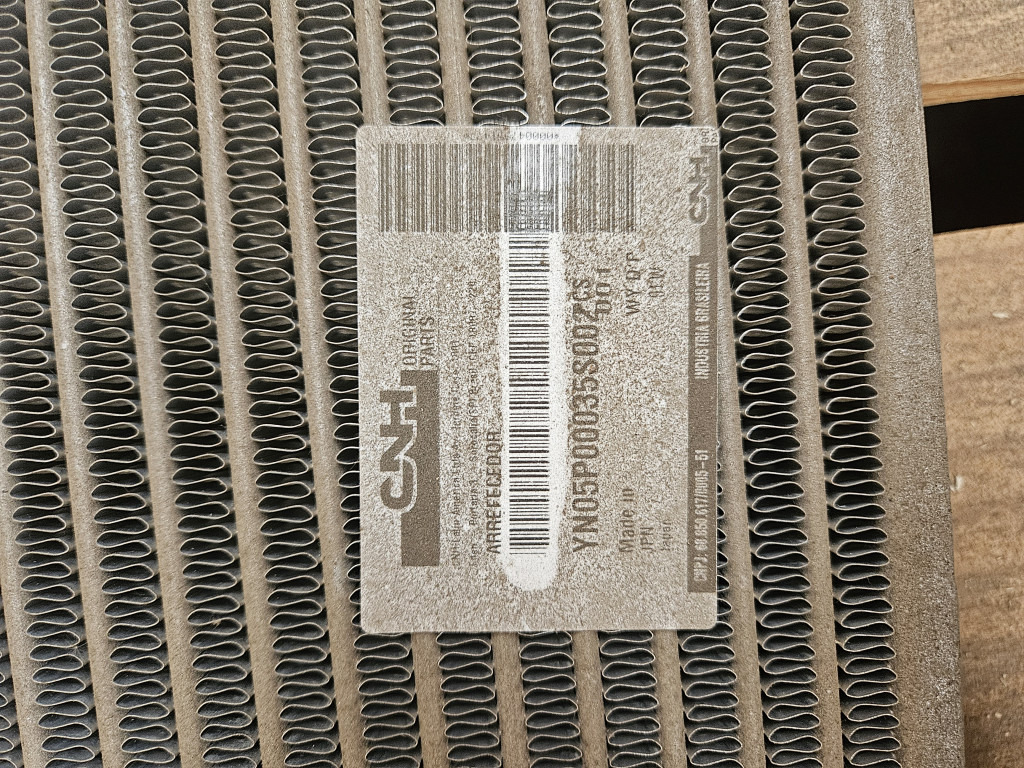 Case YN05P00035S002 - 油冷却器 适用于 建筑机械:图2 Case YN05P00035S002 - 油冷却器 适用于 建筑机械:图2