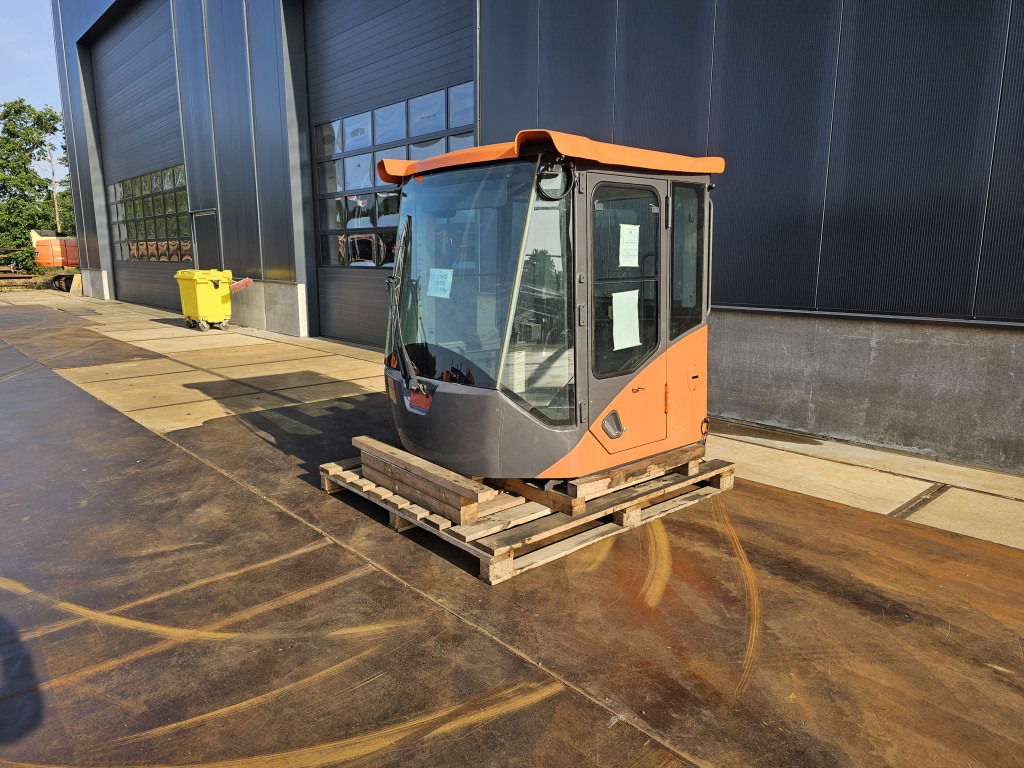 Doosan 220101-00229T - 220101-00229W - 驾驶室 适用于 建筑机械:图1 Doosan 220101-00229T - 220101-00229W - 驾驶室 适用于 建筑机械:图1