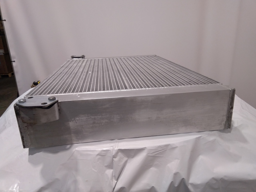 Hitachi 4682425 - 4682426 - 油冷却器 适用于 建筑机械:图2 Hitachi 4682425 - 4682426 - 油冷却器 适用于 建筑机械:图2