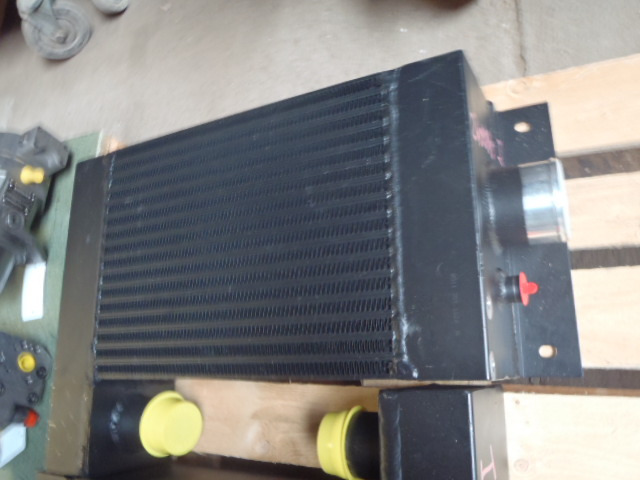 New Holland 6914286 - 中冷器 适用于 建筑机械:图1 New Holland 6914286 - 中冷器 适用于 建筑机械:图1
