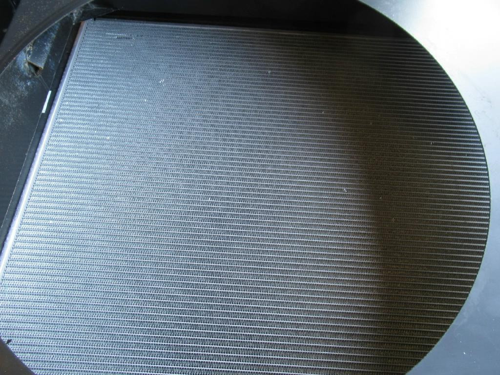 New Holland YN05P00034S001 - 散热器 适用于 建筑机械:图5 New Holland YN05P00034S001 - 散热器 适用于 建筑机械:图5