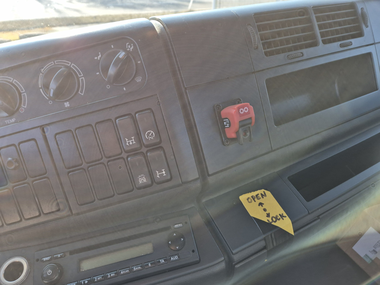 吊钩升降车 用于运输 集装箱 MAN TGL 12.180：图13