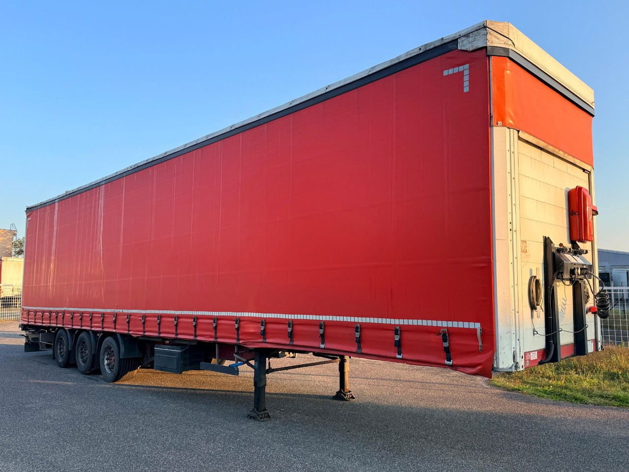 Schwarzmüller S 1 / J - 侧帘半拖车:图3 Schwarzmüller S 1 / J - 侧帘半拖车:图3