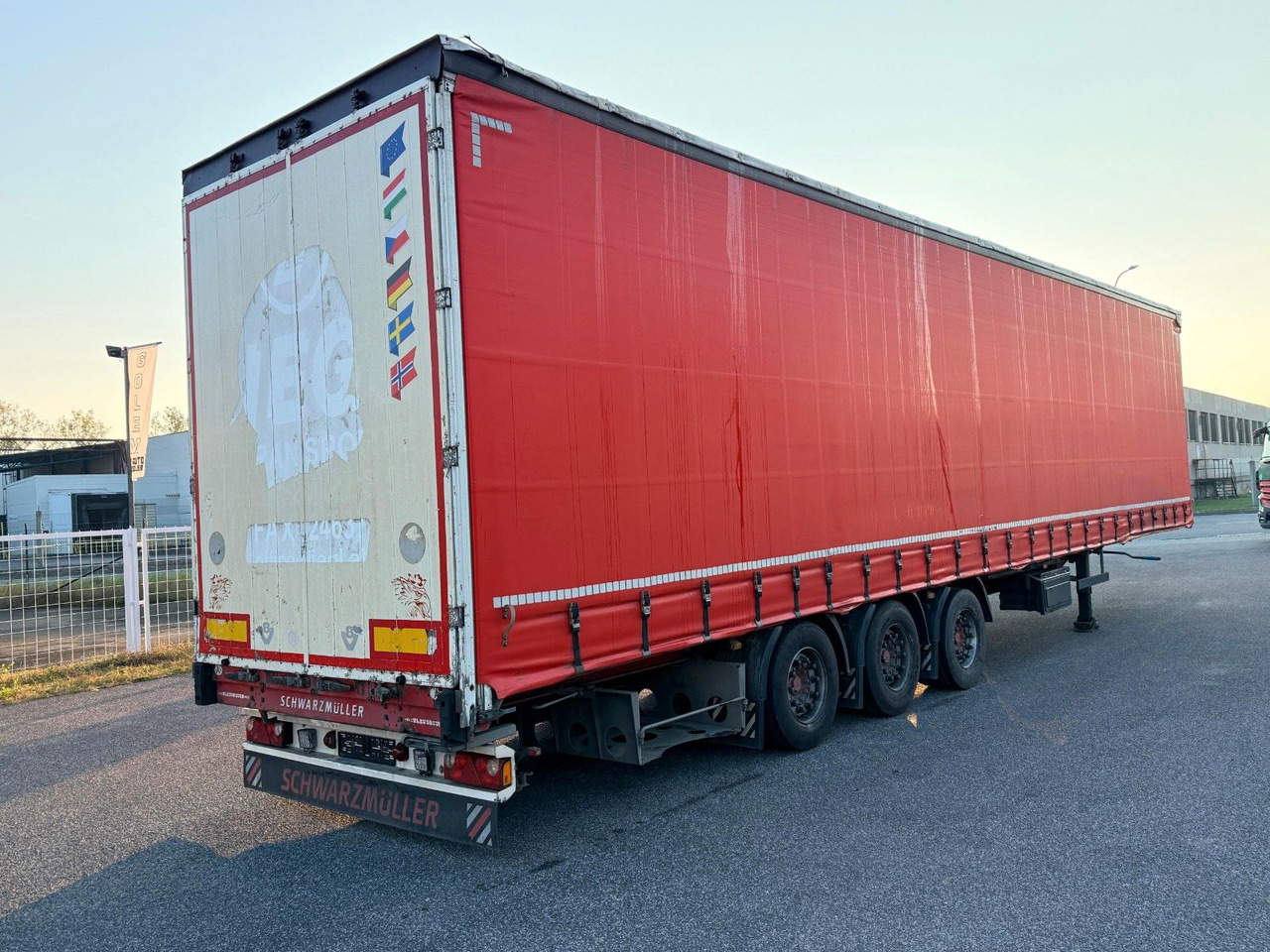 Schwarzmüller S 1 / J - 侧帘半拖车:图4 Schwarzmüller S 1 / J - 侧帘半拖车:图4