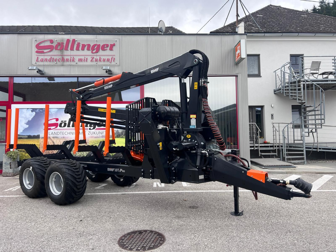BMF BMF 10T2 mit BMF 850 HP Kran - 林业拖车:图1 BMF BMF 10T2 mit BMF 850 HP Kran - 林业拖车:图1