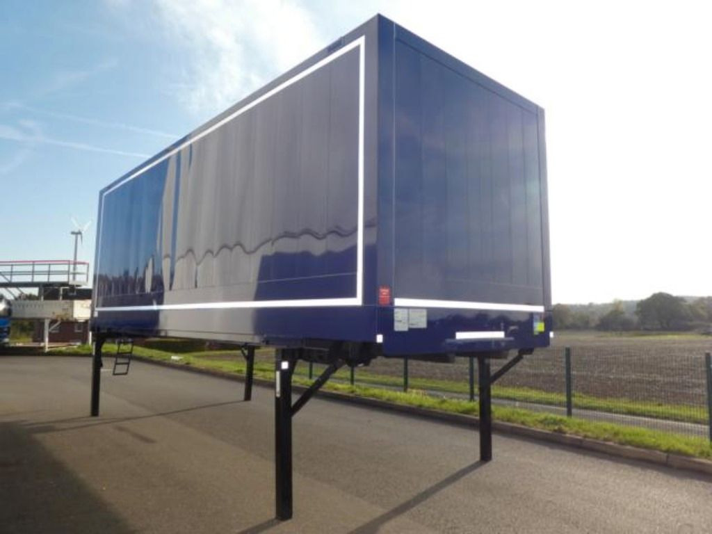 Krone Heck Alu.- Rolltor Krone Heck Alu.- Rolltor - 可拆卸车身 - 厢式:图2 Krone Heck Alu.- Rolltor Krone Heck Alu.- Rolltor - 可拆卸车身 - 厢式:图2