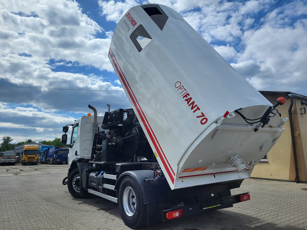 Volvo FE 320 two engines - 道路清扫机:图2 Volvo FE 320 two engines - 道路清扫机:图2