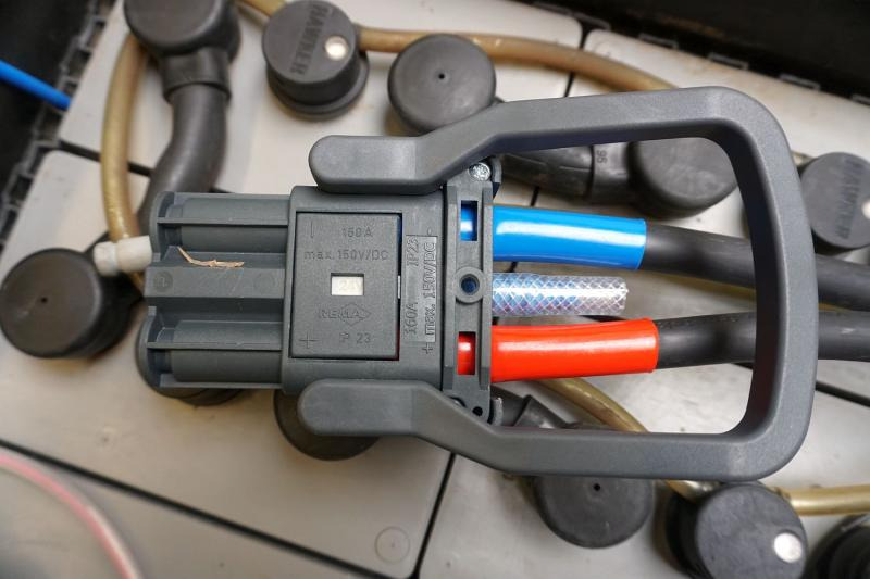 HAWKER 24 Volt 6 PzS 930 Ah - 电池:图5 HAWKER 24 Volt 6 PzS 930 Ah - 电池:图5