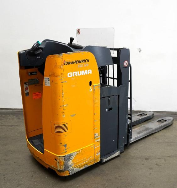 Jungheinrich ESD220 - 堆垛机:图1 Jungheinrich ESD220 - 堆垛机:图1