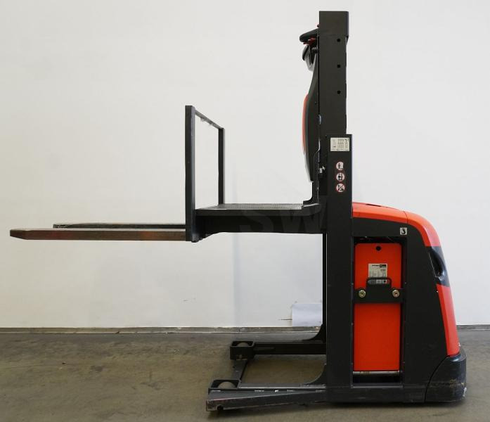 Linde V 10 5212 - 电动叉车:图4 Linde V 10 5212 - 电动叉车:图4