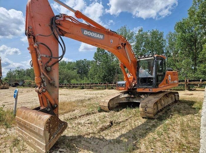Doosan DX255 LC-3 - 履带式挖掘机:图1 Doosan DX255 LC-3 - 履带式挖掘机:图1