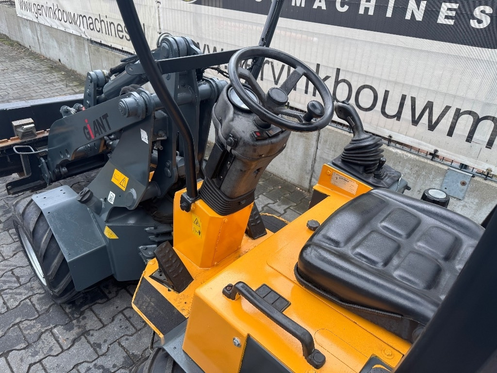 GiANT B204SW - 紧凑型装载机:图4 GiANT B204SW - 紧凑型装载机:图4