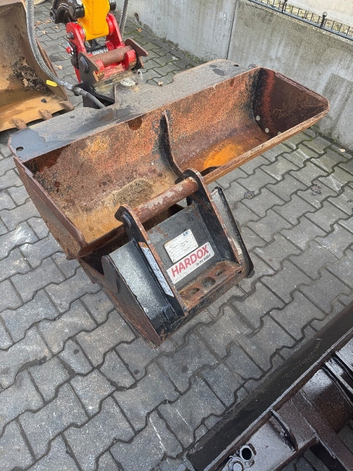 JCB 8018 - 小型挖掘机:图4 JCB 8018 - 小型挖掘机:图4