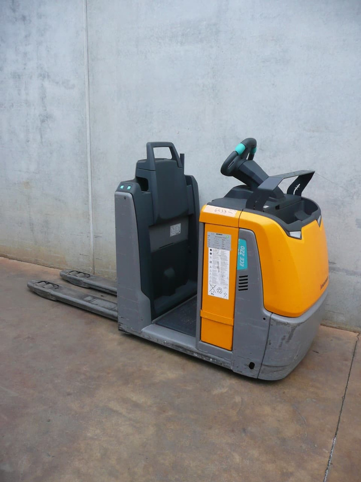 Jungheinrich ECE 220 1250x540mm - 拣选车:图1 Jungheinrich ECE 220 1250x540mm - 拣选车:图1
