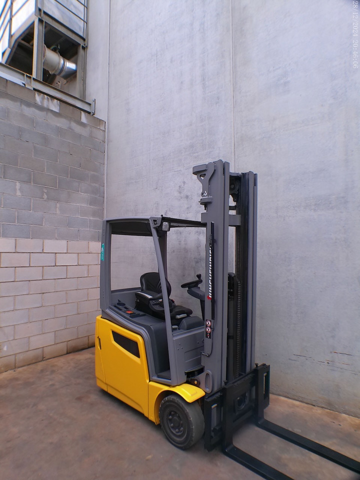 Jungheinrich EFG 213 550 DZ - 电动叉车:图1 Jungheinrich EFG 213 550 DZ - 电动叉车:图1