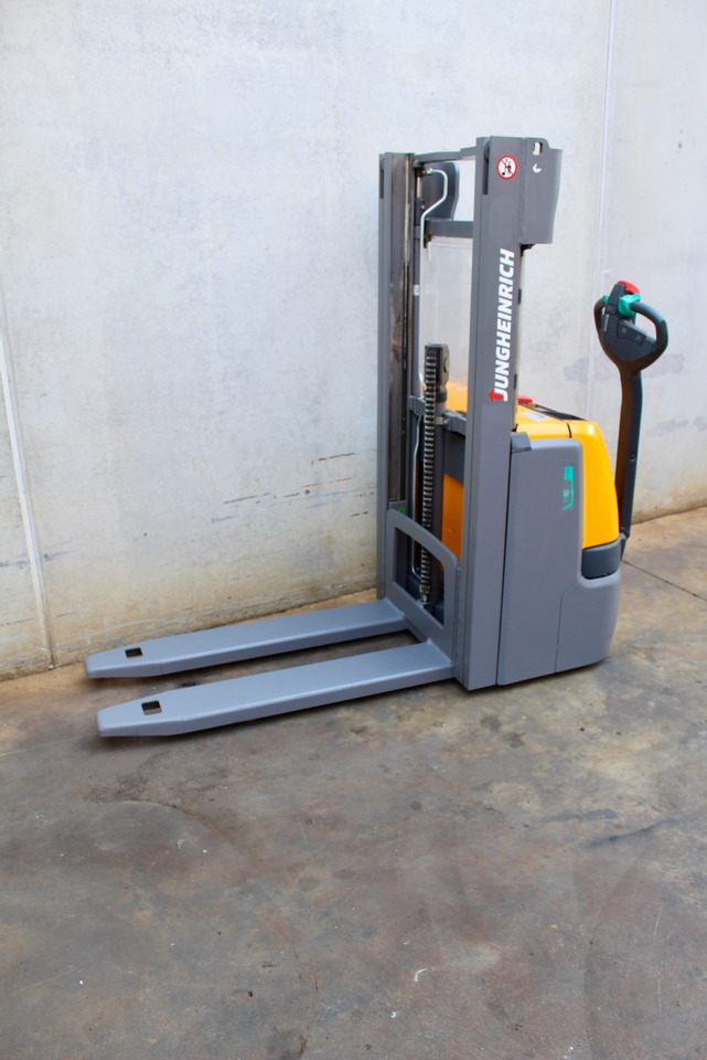 Jungheinrich EJC 110 250 ZZ LI-ion - 堆垛机:图2 Jungheinrich EJC 110 250 ZZ LI-ion - 堆垛机:图2