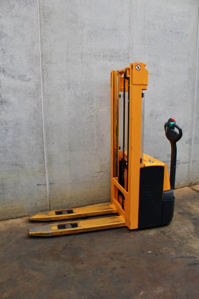 Jungheinrich EJC 110 290 ZT - 堆垛机:图2 Jungheinrich EJC 110 290 ZT - 堆垛机:图2